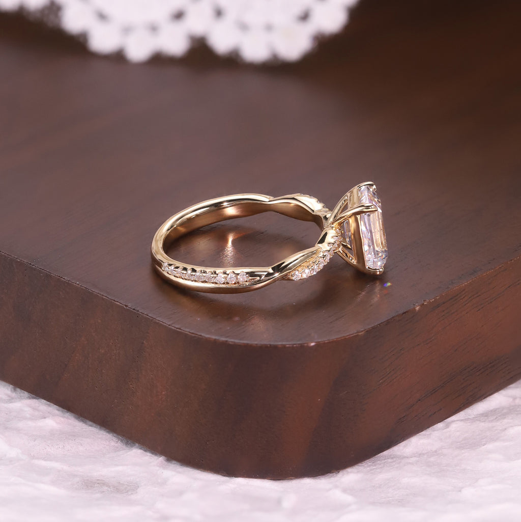 Emerald Twisted Moissanite Ring - 18K Gold Plated