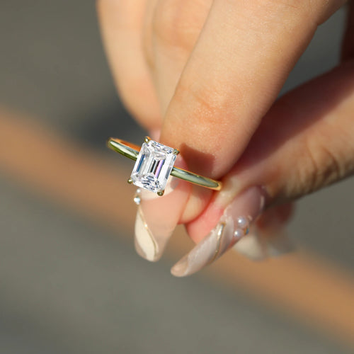 Emerald Cut Moissanite Solitaire Ring | 1CT 2CT 3CT