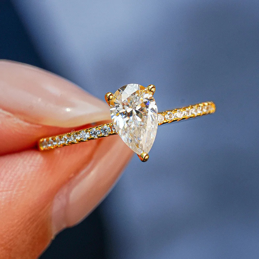Pear Cut Moissanite Ring | 1CT | 3-Prong | Pavé Band