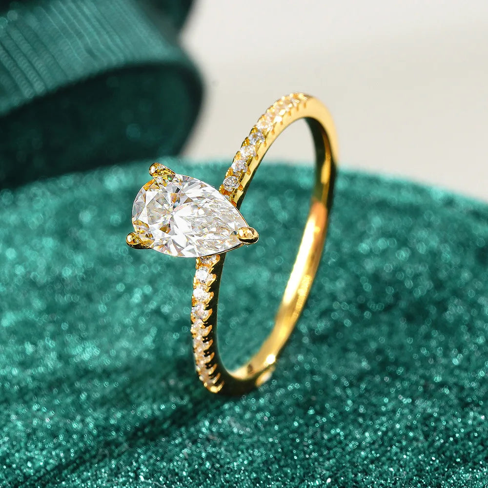 Pear Cut Moissanite Ring | 1CT | 3-Prong | Pavé Band